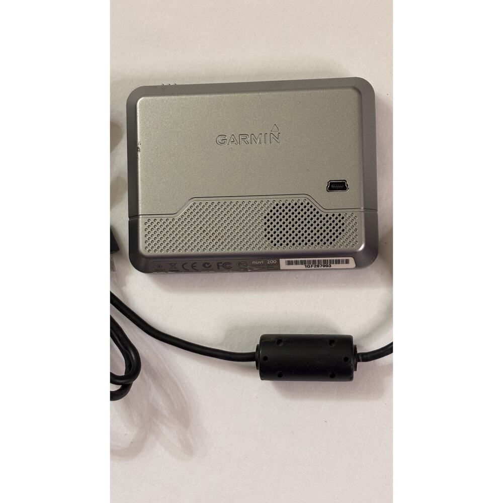 Garmin Nuvi 200w 7” GPS Navigation System *Used W/ Car Charger Bundle - Picture 4 of 11